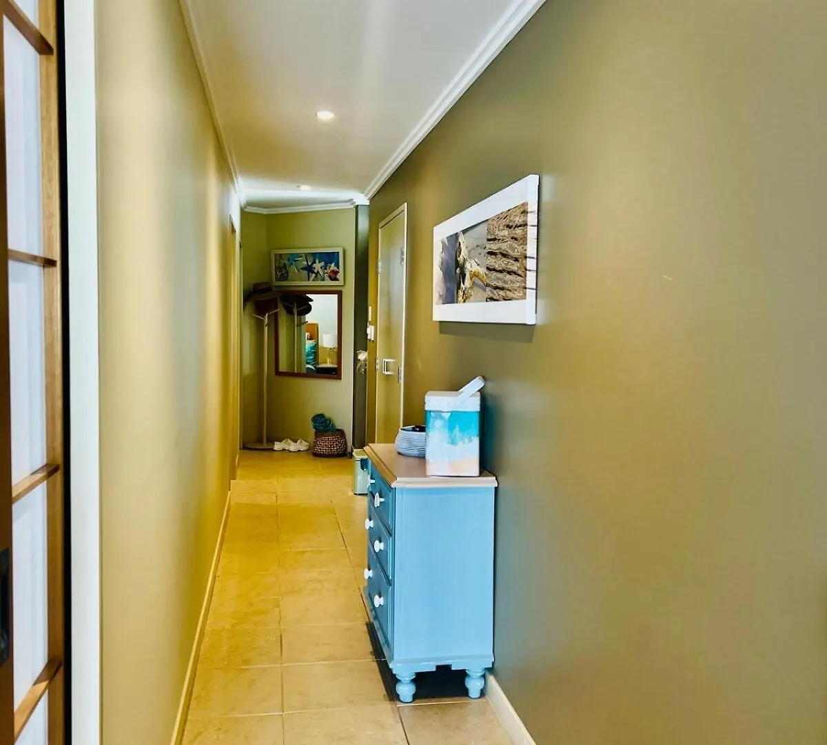 2Br 2Ba Apartment In Resort On The Esplanade With 2 Pools, Spa, Gym, And Parking Urangan