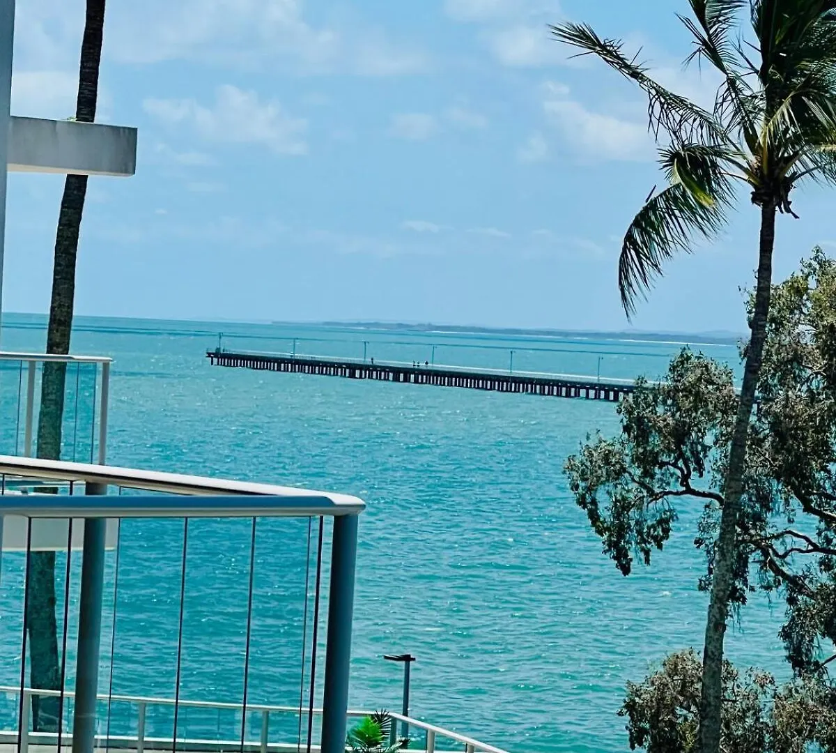 2Br 2Ba Apartment In Resort On The Esplanade With 2 Pools, Spa, Gym, And Parking Urangan