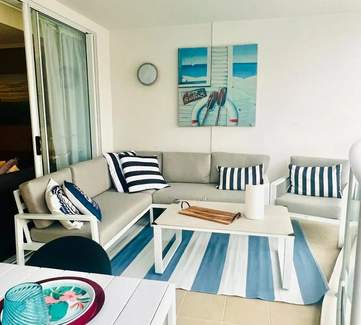 2Br 2Ba Apartment In Resort On The Esplanade With 2 Pools, Spa, Gym, And Parking Urangan