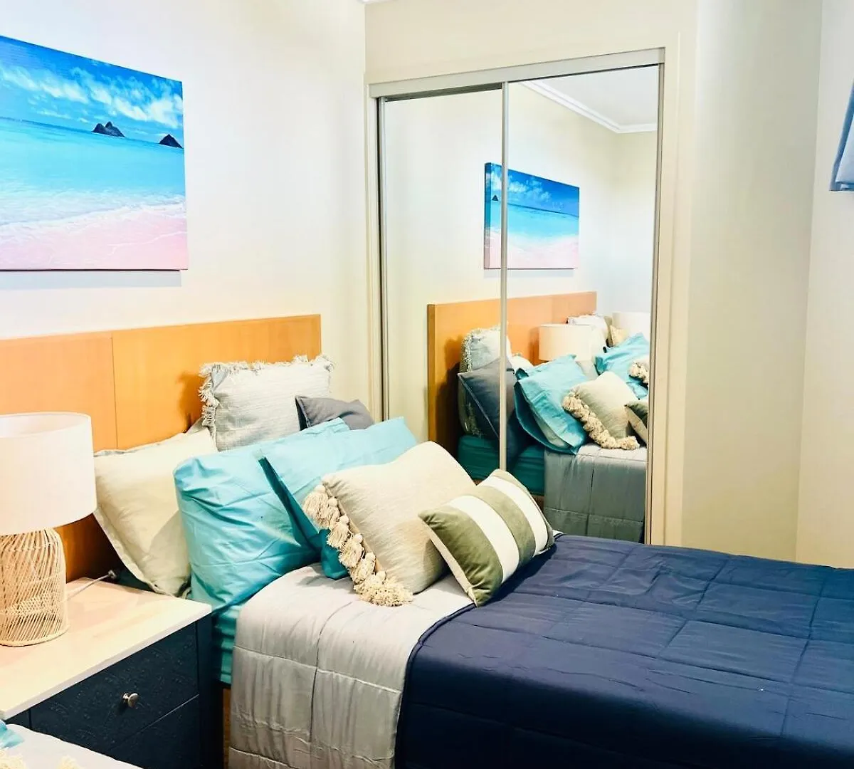 2Br 2Ba Apartment In Resort On The Esplanade With 2 Pools, Spa, Gym, And Parking Urangan 0*,  Australien